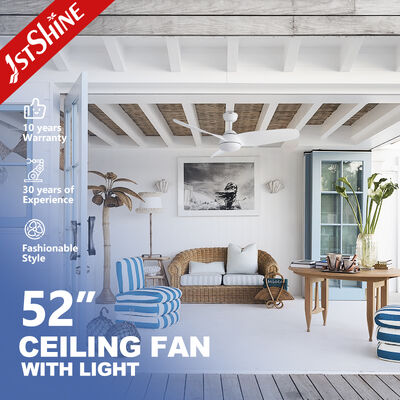 Kipas langit-langit plastik tahan lama dengan konstruksi ringan dan motor yang kuat memberikan pendinginan yang efektif di area umum